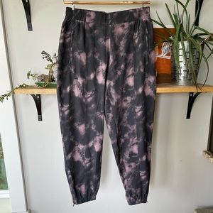 Old Navy Stretch Tech Black Purple Tie Dye Zip Ankle Jogger Pants Size Medium